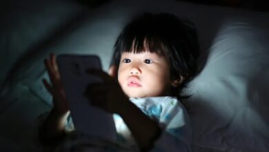 الصين تضع قيودًا صارمة على استخدام الأطفال للهواتف الذكية 1 الصين تضع قيودًا صارمة على استخدام الأطفال للهواتف الذكية